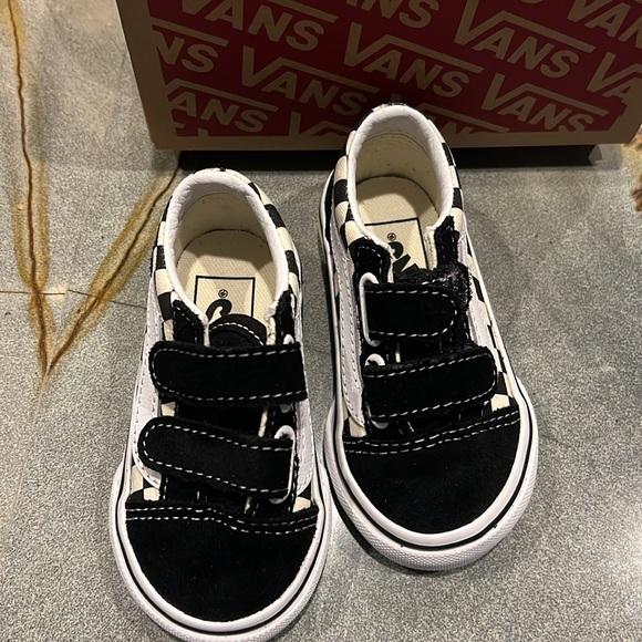 Vans old school V checkered size toddler size 4.5 brand new - Picture 2 of 3